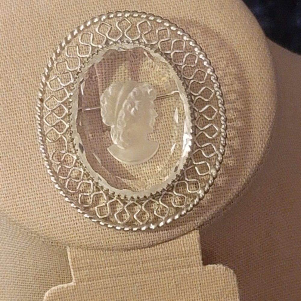 Stunning 1970's glass cameo set!